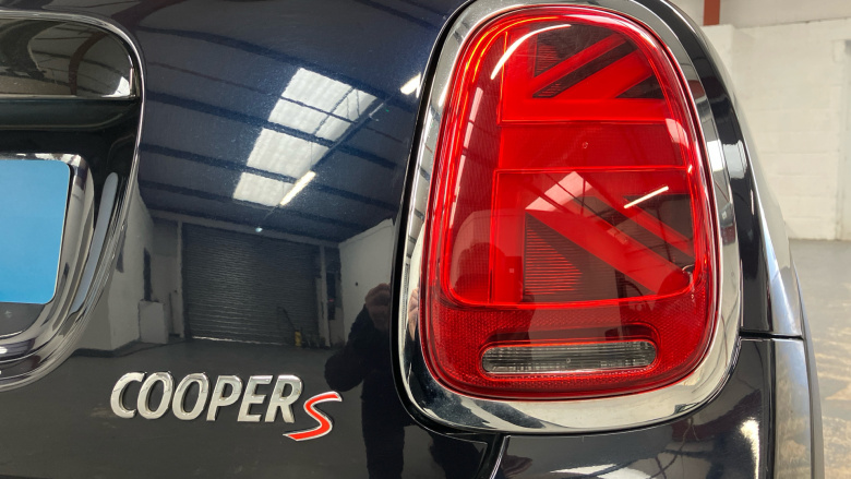 MINI Hatchback 2.0 Cooper S Exclusive 5dr Petrol Hatchback